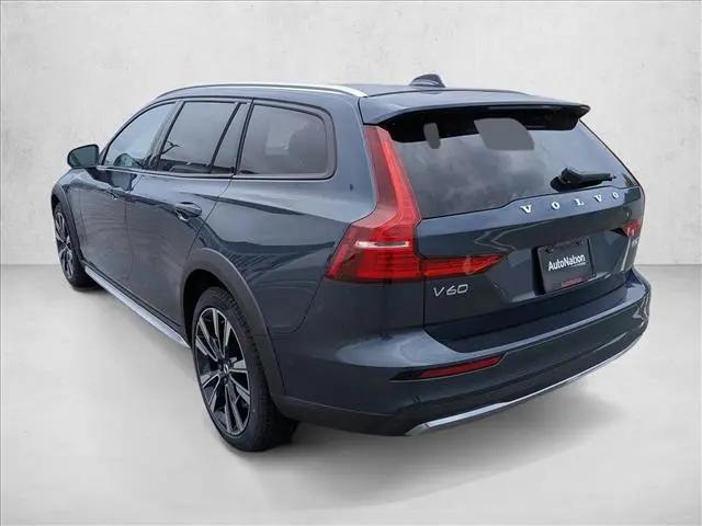2026 Volvo V60 Cross Country Ultra, B5 AWD Gas (mild hybrid)