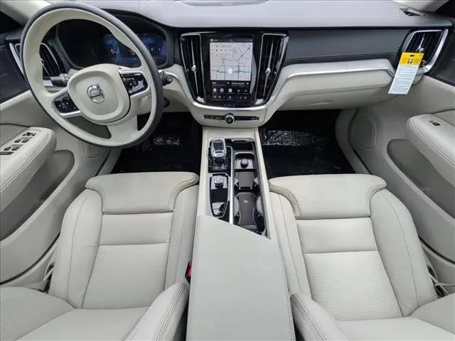 2026 Volvo V60 Cross Country Ultra, B5 AWD Gas (mild hybrid)