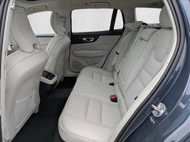 2026 Volvo V60 Cross Country Ultra, B5 AWD Gas (mild hybrid)