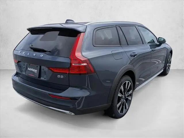 2026 Volvo V60 Cross Country Ultra, B5 AWD Gas (mild hybrid)
