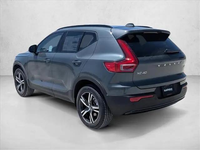 2026 Volvo XC40 Core, B5 AWD Gas (mild hybrid), Dark