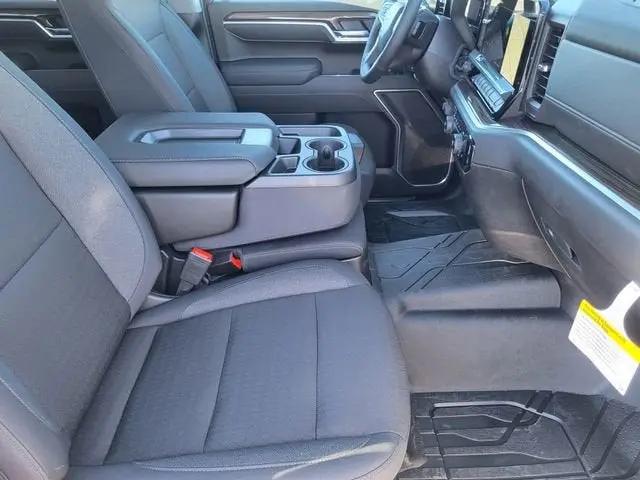 2026 Chevrolet Silverado 1500 4WD Crew Cab Standard Bed LT