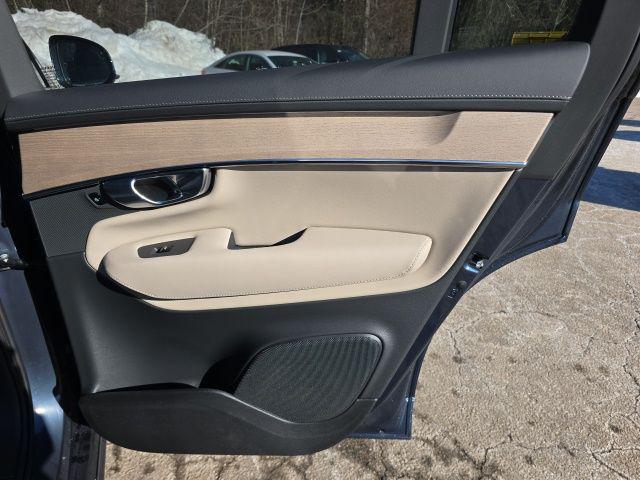 2026 Volvo XC90 Plus, B6 AWD Gas (mild hybrid), Gasoline, Bright, 7 Seats