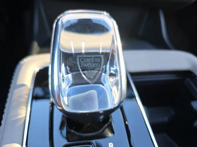 2026 Volvo XC90 Plus, B6 AWD Gas (mild hybrid), Gasoline, Bright, 7 Seats