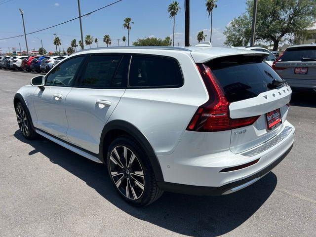 2026 Volvo V60 Cross Country Ultra, B5 AWD Gas (mild hybrid)