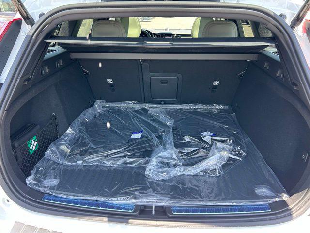 2026 Volvo V60 Cross Country Ultra, B5 AWD Gas (mild hybrid)