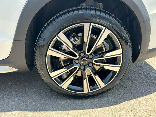 2026 Volvo V60 Cross Country Ultra, B5 AWD Gas (mild hybrid)