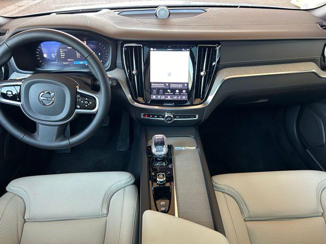 2026 Volvo V60 Cross Country Ultra, B5 AWD Gas (mild hybrid)