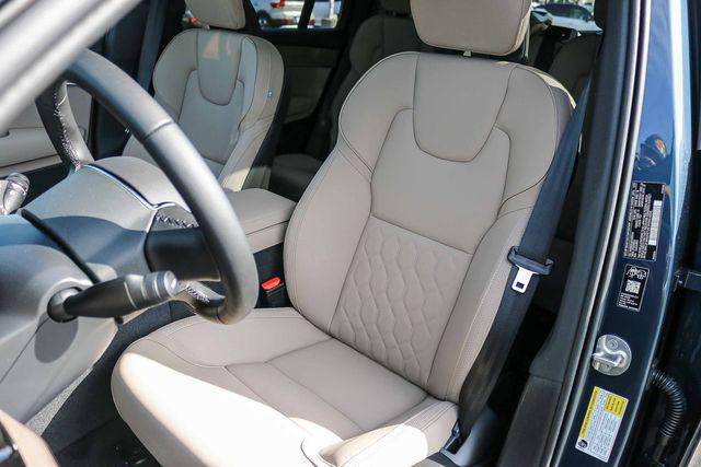 2026 Volvo XC90 Core, B6 AWD Gas (mild hybrid), Gasoline, Bright, 7 Seats