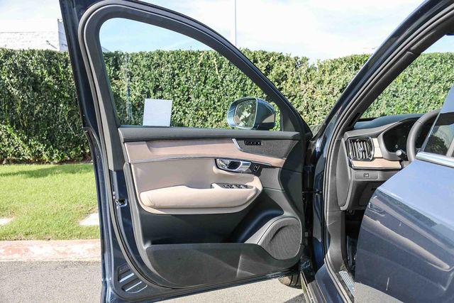 2026 Volvo XC90 Core, B6 AWD Gas (mild hybrid), Gasoline, Bright, 7 Seats
