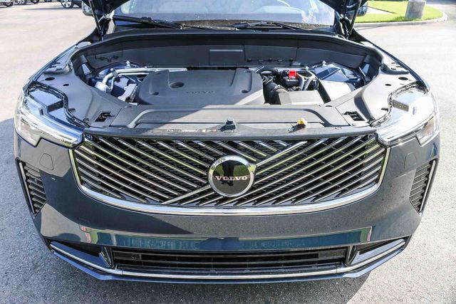 2026 Volvo XC90 Core, B6 AWD Gas (mild hybrid), Gasoline, Bright, 7 Seats