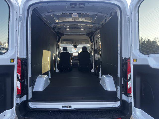 2026 Ford Transit Cargo Van T-250 148" Med Rf 9150 GVWR RWD