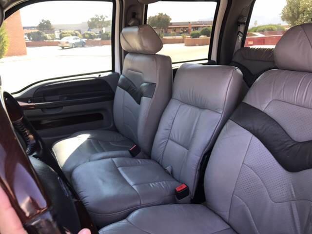 2003 Ford F-350 Lariat 4dr Crew Cab 4WD LB DRW