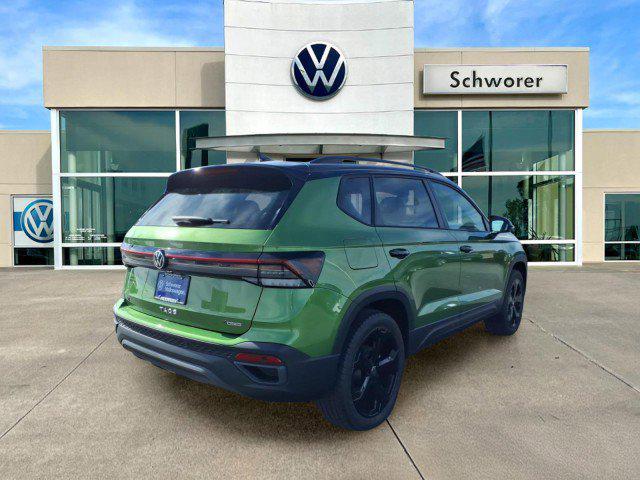 2026 Volkswagen Taos SE Black