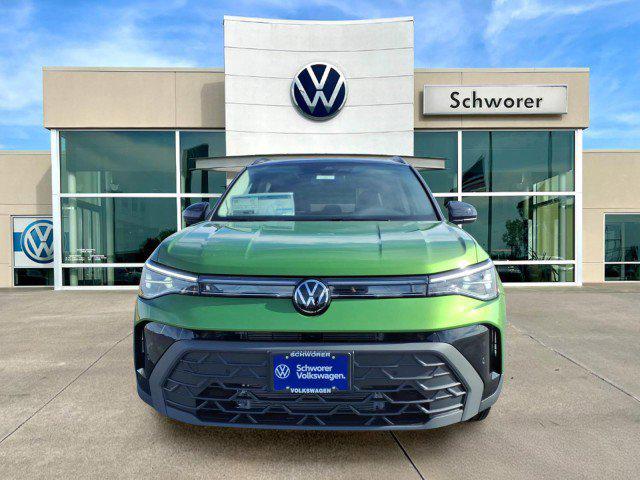 2026 Volkswagen Taos SE Black
