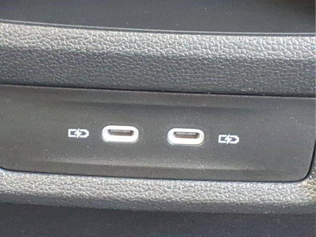 2026 Volkswagen Taos SE Black