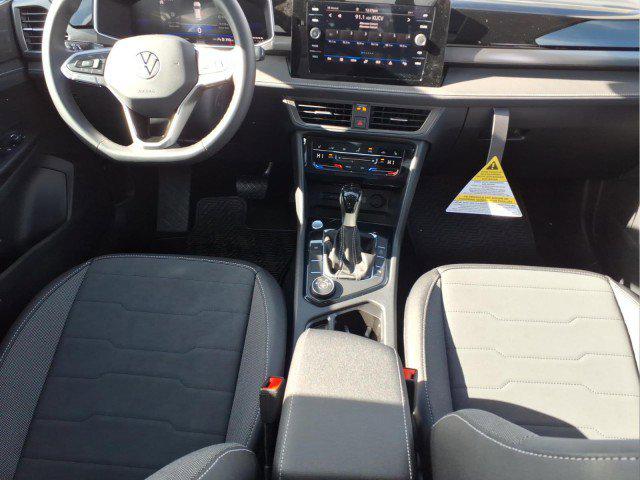 2026 Volkswagen Taos SE Black