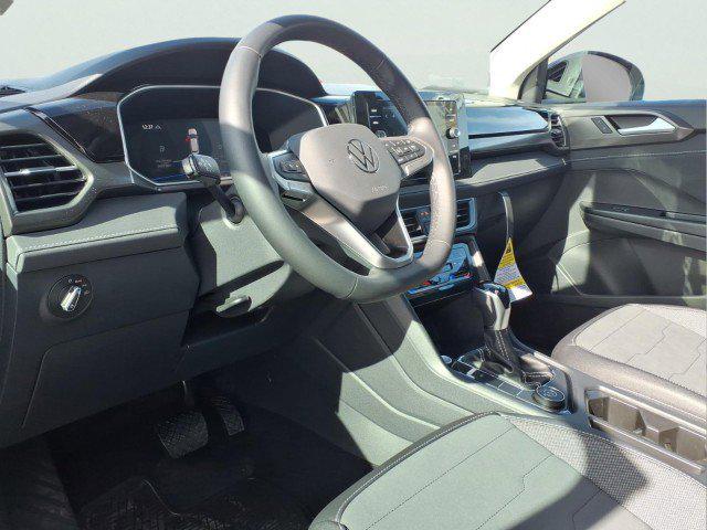 2026 Volkswagen Taos SE Black