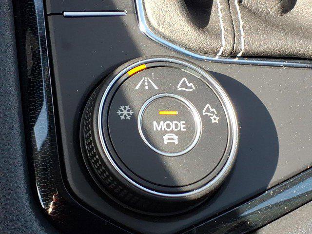 2026 Volkswagen Taos SE Black