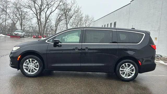 2026 Chrysler Pacifica PACIFICA SELECT AWD