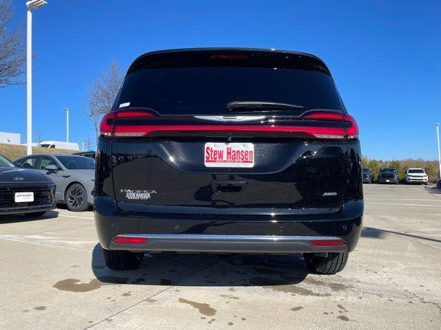 2026 Chrysler Pacifica PACIFICA SELECT AWD