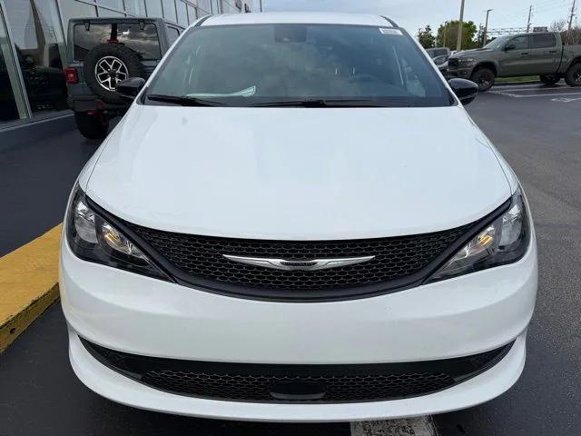 2026 Chrysler Voyager VOYAGER LX