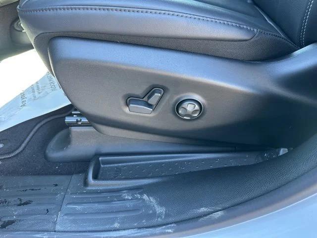 2026 Chrysler Pacifica Select AWD