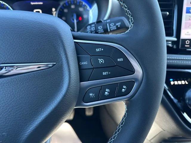 2026 Chrysler Pacifica Select AWD