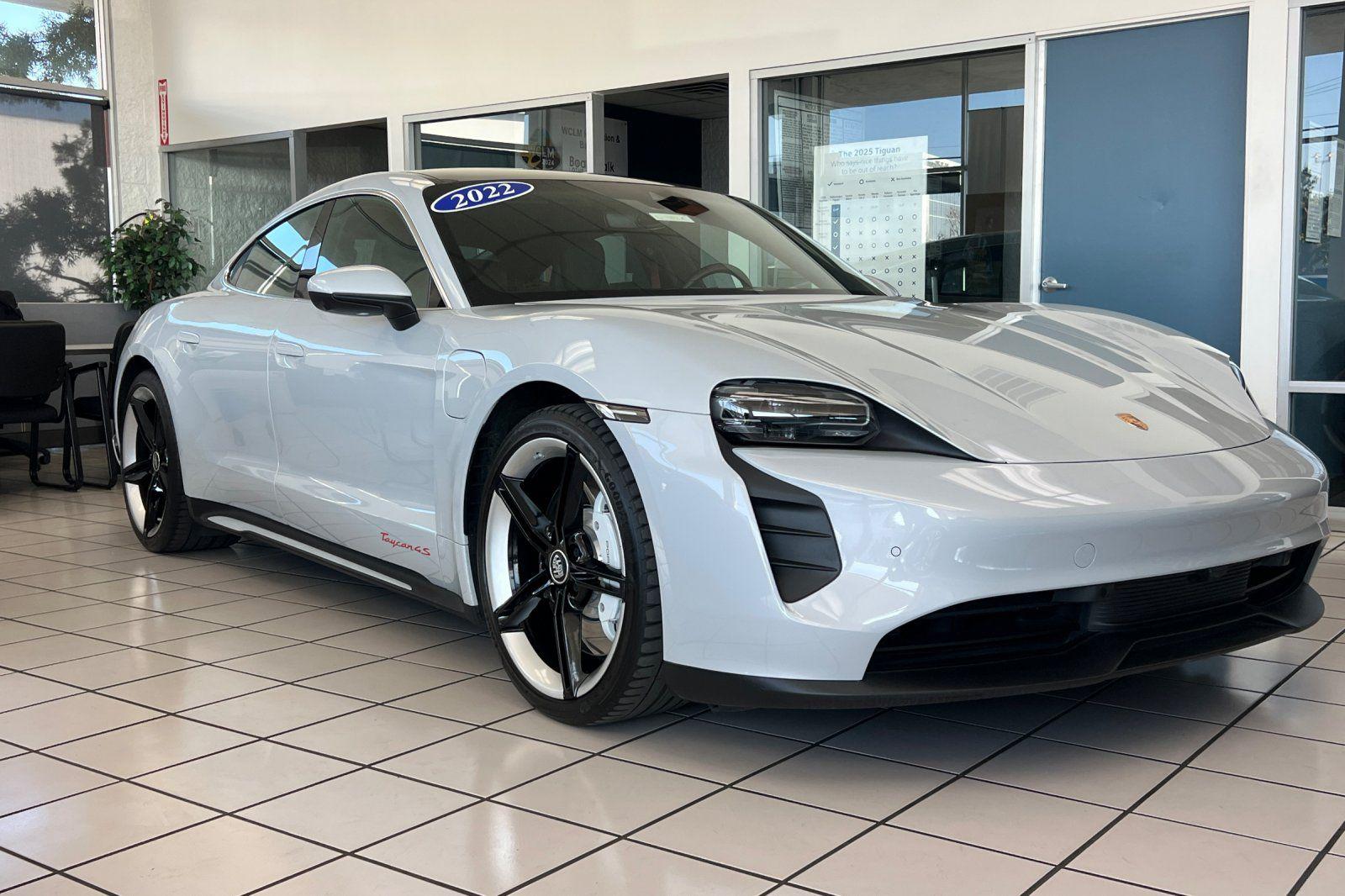 /2022 Porsche Taycan