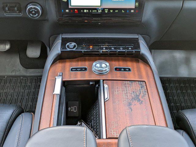 2025 Lincoln Navigator Black Label L