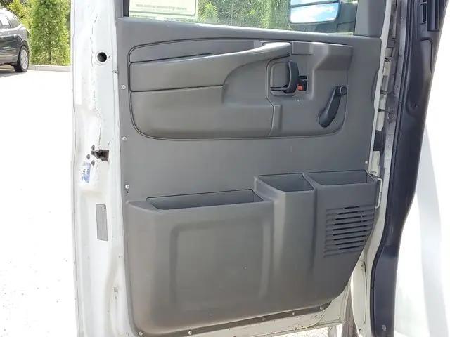 2008 GMC Savana Work Van