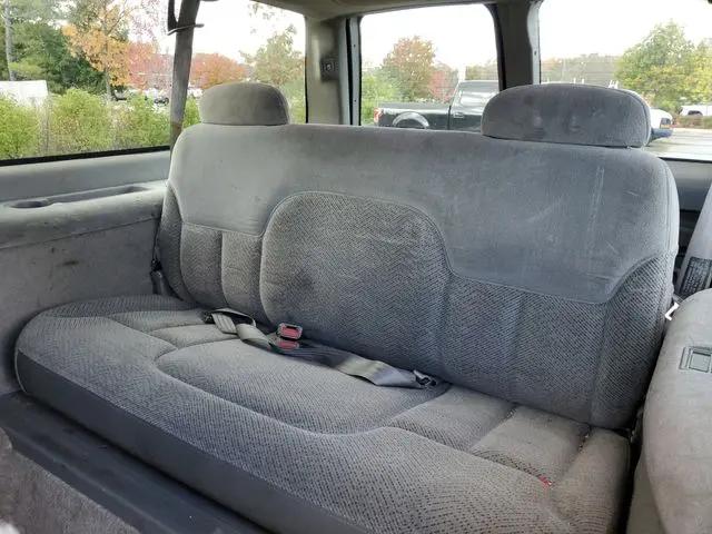 1997 Chevrolet Suburban Base