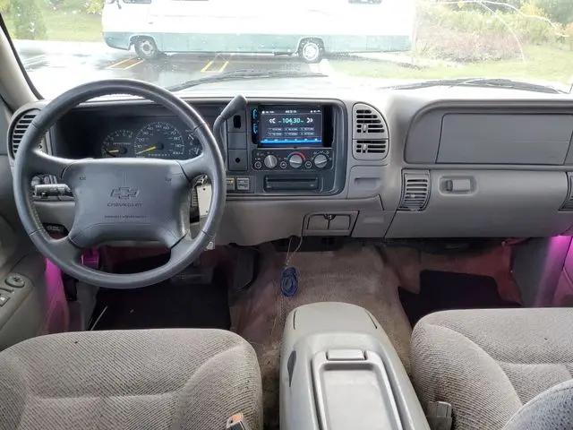 1997 Chevrolet Suburban Base