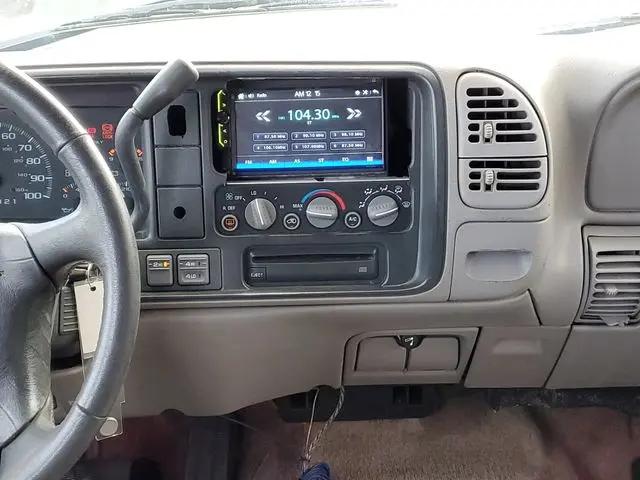 1997 Chevrolet Suburban Base