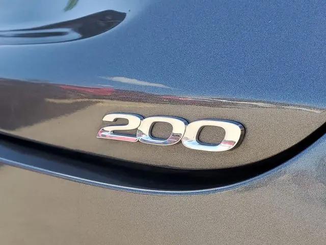 2016 Chrysler 200 Limited