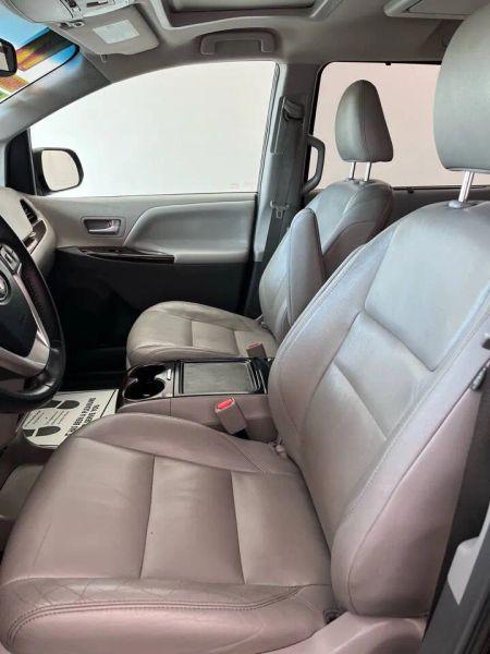 2017 Toyota Sienna Limited 7 Passenger