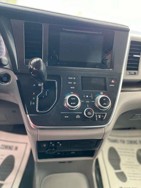 2017 Toyota Sienna Limited 7 Passenger