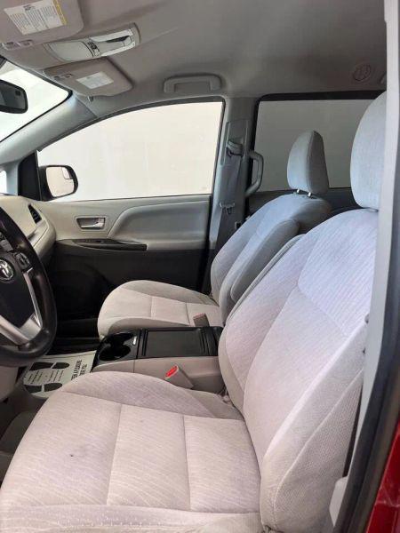 2020 Toyota Sienna LE