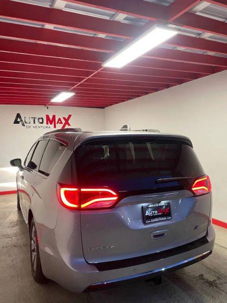 2018 Chrysler Pacifica Hybrid Limited