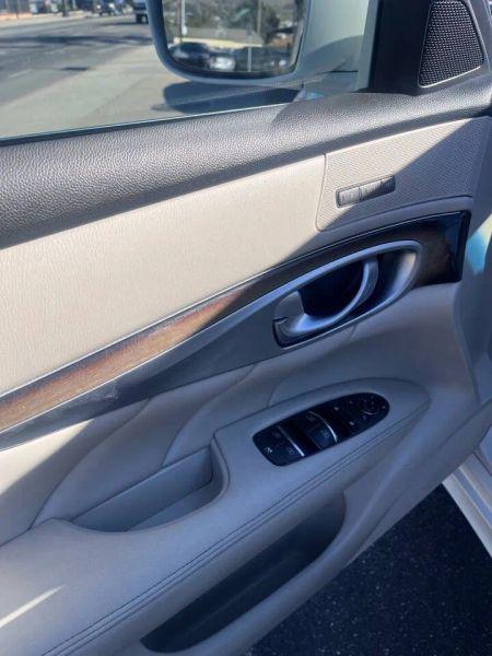 2011 INFINITI M37 M37