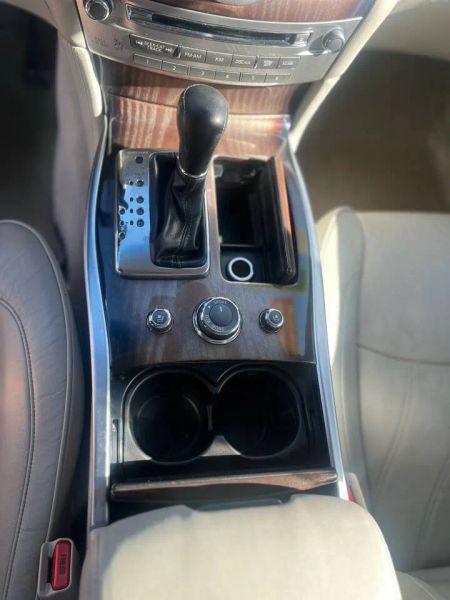 2011 INFINITI M37 M37
