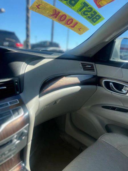 2011 INFINITI M37 M37