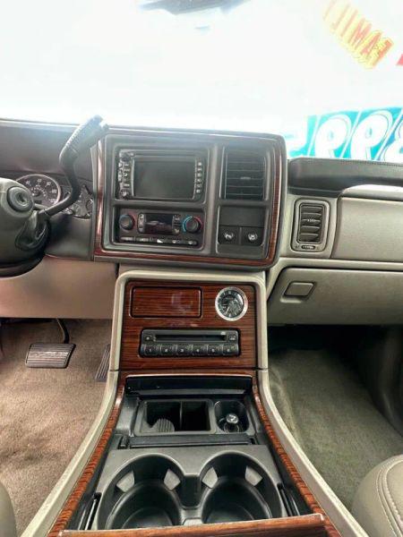2004 Cadillac Escalade ESV Standard