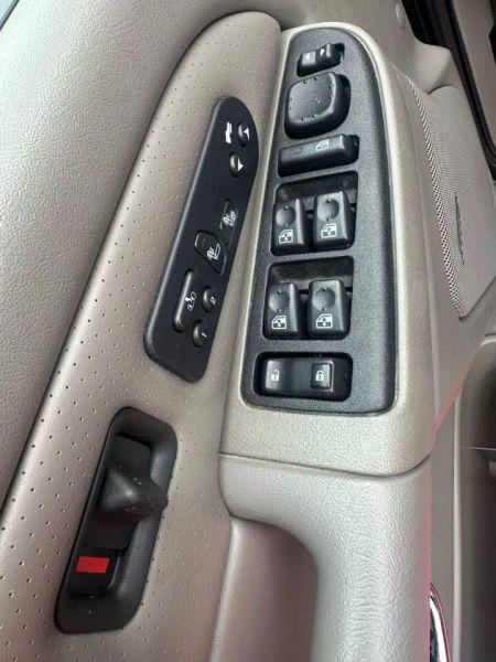 2004 Cadillac Escalade ESV Standard
