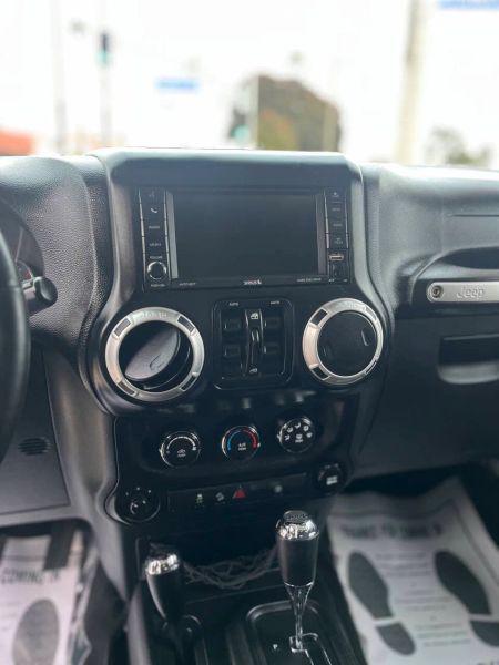2014 Jeep Wrangler Unlimited Sahara