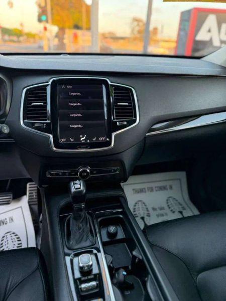 2018 Volvo XC90 T6 Momentum