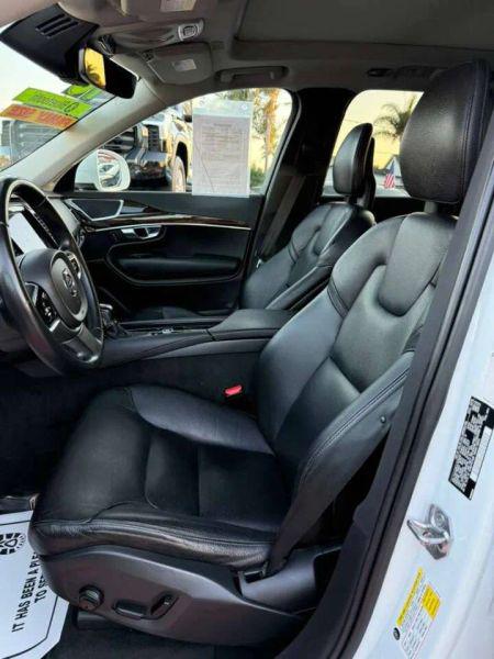 2018 Volvo XC90 T6 Momentum
