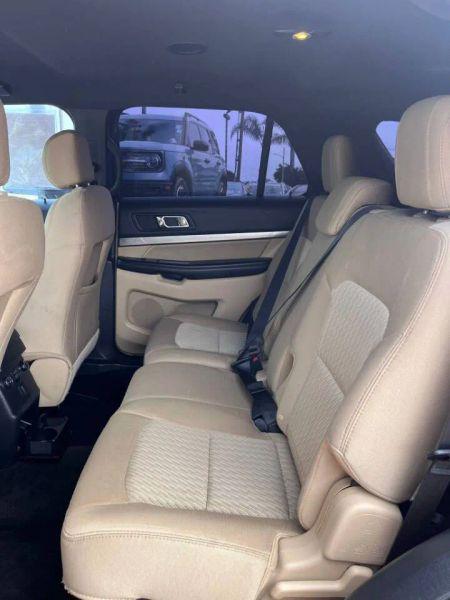 2017 Ford Explorer Base