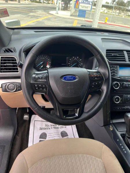 2017 Ford Explorer Base