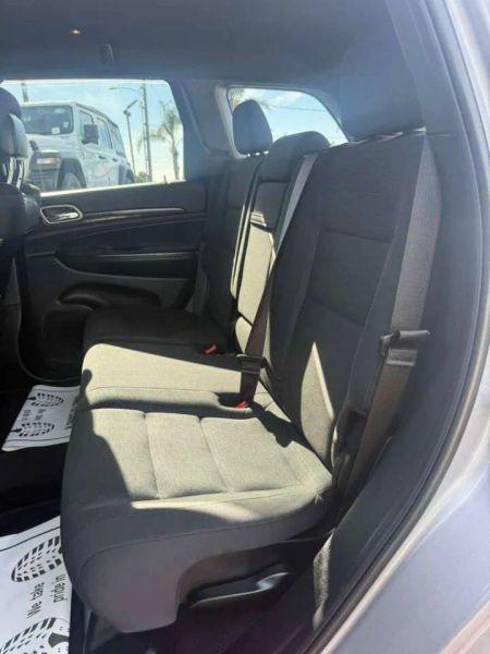 2017 Jeep Grand Cherokee Laredo 4x2